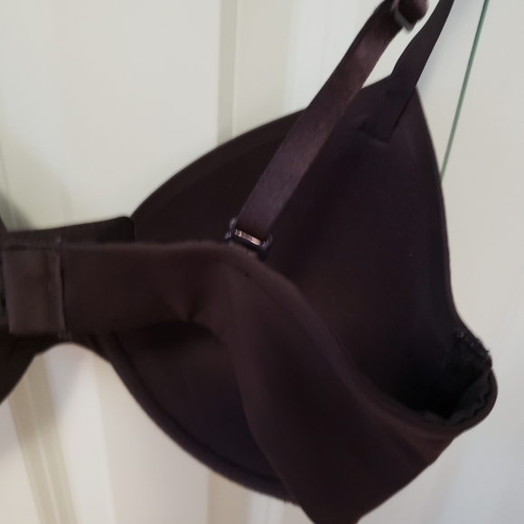 True &Co Body Convertible Underwire T-Shir - Picture 16 of 16